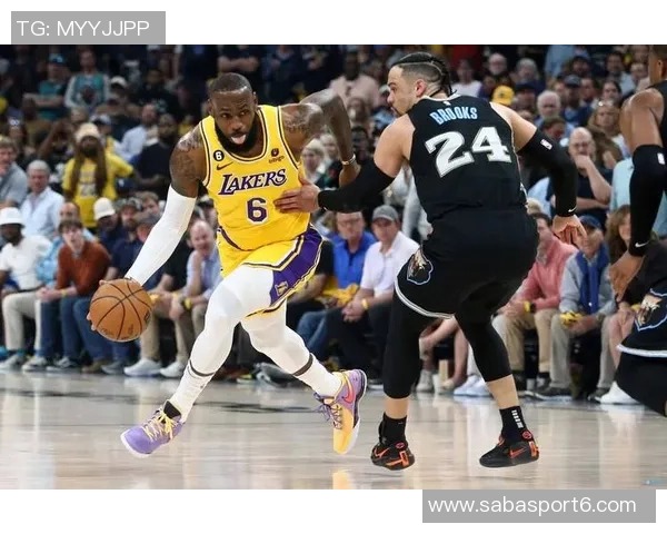 狄龙热爱湖人主场球迷的支持与热情感受到无尽的爱与动力